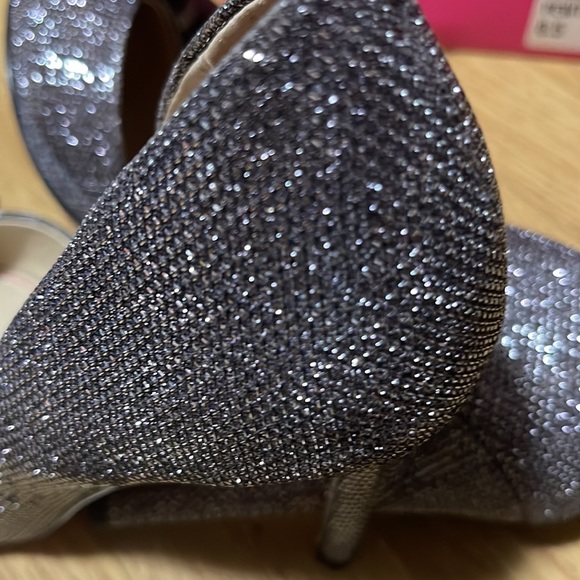 BETSEY JOHNSON PRINCE PEWTER PUMPS!! - Picture 5 of 5